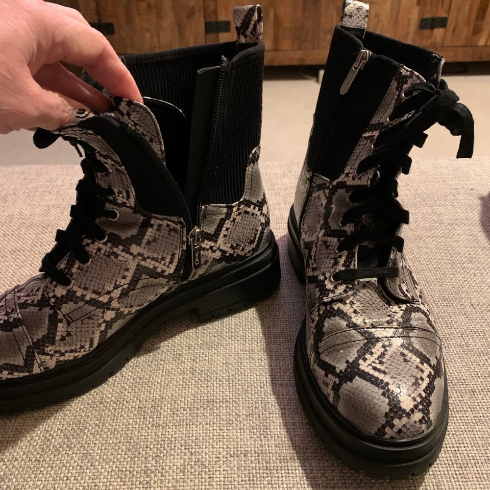 Moto combat boots Circus Snakeskin Lace-Up zippers stretch ankles for comfort